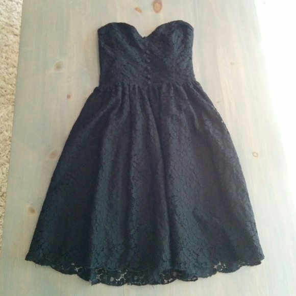 Aritzia Talula Black Lace Strapless Dress, Size 0 - Picture 1 of 8